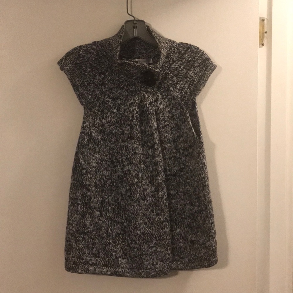 August Silk black/white sweater